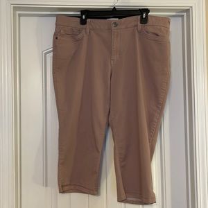 Liz Claiborne cropped denim pant - size 18 GUC! Dusty pink color